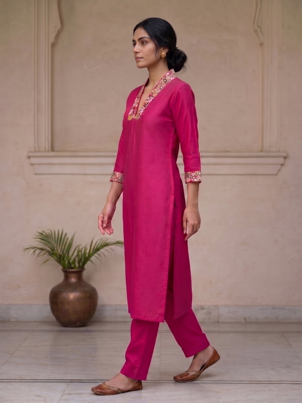 Pink kurti V - neck